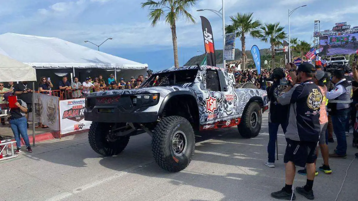 Correran Baja 1000 cenizas de su padre (2)